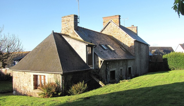 Typical Breton house, modern comfort, 11 people, 5 minutes from the beaches