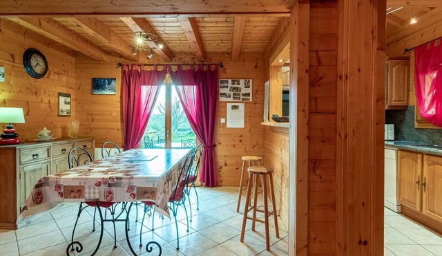 Typical chalet with fireplace, hikes and fishing in the Vosges, WiFi included
