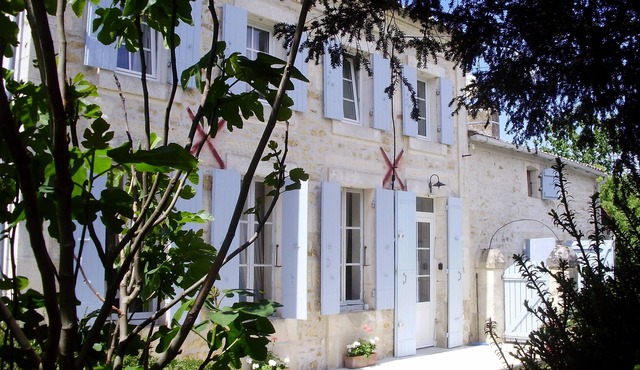 Typical Charente house in the middle of nature, 20 km away from the sea.