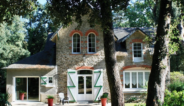 Typical charming residence in 400 of the beach in park sported of 4000m2