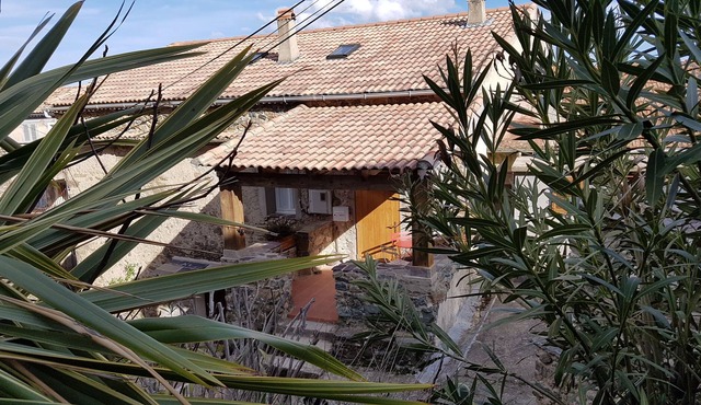 Typical Corsican house in the mountains - sleeps 8 - Comfortable -