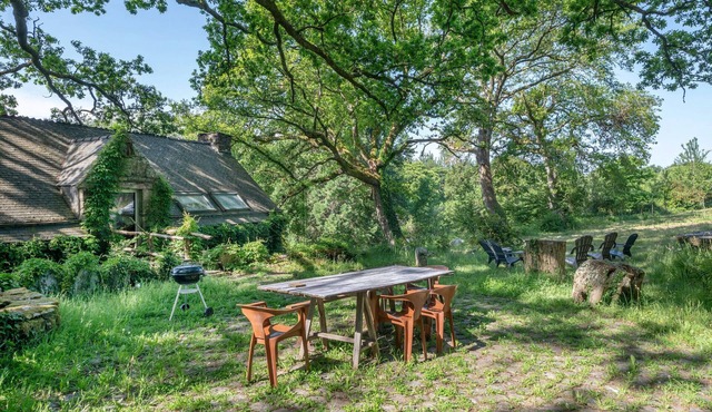 Typical cottage for 6 in the Breton countryside
