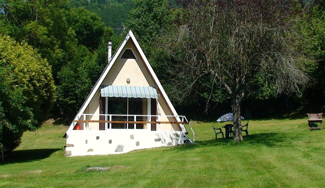 Typical mountain chalet in the heart of nature. Close to hiking and ski resorts