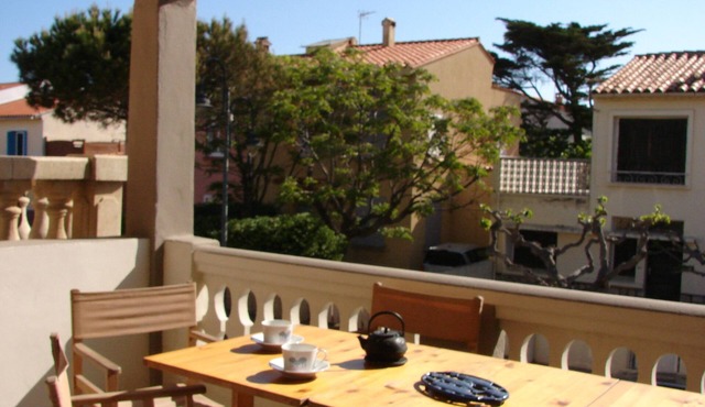 TYPICAL HOUSE IN THE HEART OF THE VILLAGE, ENTIRELY RENOVATED, 200M FROM THE BEACH