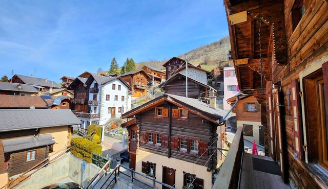 Typical "Le Ver Luisant" apartment. Balcony with magnificent view. Val d'Hérens