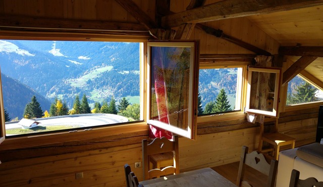 Typical mountain chalet for 8/10 people