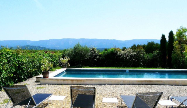 typical provencal farm 18ème in gordes, luberon area in provence with great charm with magnificent view, ideal for family or friends reunions - 12 persons