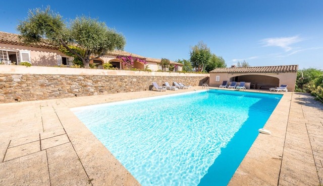 Typical Provencal farmhouse with magnificent sea view