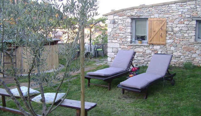 TYPICAL PROVENCAL GITE FOR 2 PEOPLE WITH GARDEN AND POOL