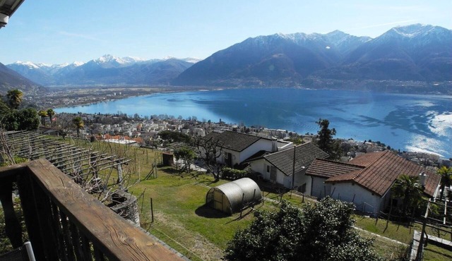 Typical, simple Ticino Rustico (60 m2) in a very quiet and sunny location
