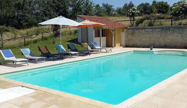 Typical touraine farm in rural surroundings with lake, woods and swimming-pool.