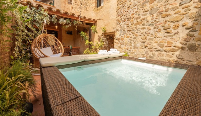 Typical town house just 20 minutes from the beach and Girona