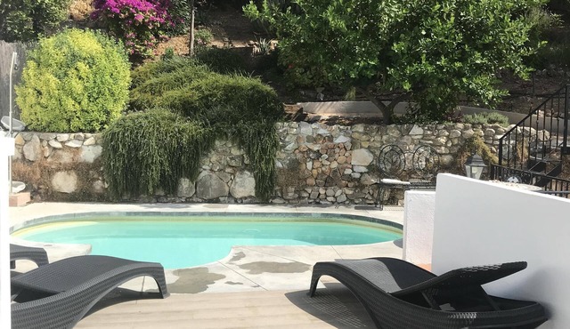 Typical white Andalusian house in the heart of PUEBLO, with swimming pool and jacuzzi