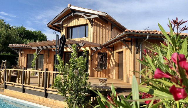 Typical wooden house in Lege -Cap Ferret - Sleeps 8 - Swimming pool - Quiet location