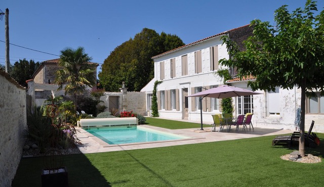 Typique Charentaise - Private heated pool - 3 Bedrooms - 2 Bathrooms