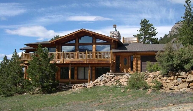 Tyrolean - 4 bedroom home with Hot Tub