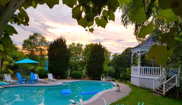 Tyrolean Garden Suite w/pool/private entrance n patio n