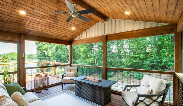 Tyrrells Pass - Lake Access w/ Hot Tub & Arcade!