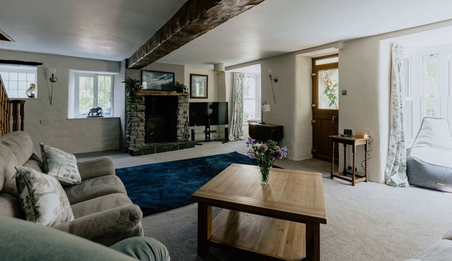 Tythe Barn - a barn conversion that sleeps 8 guests in 4 bedrooms