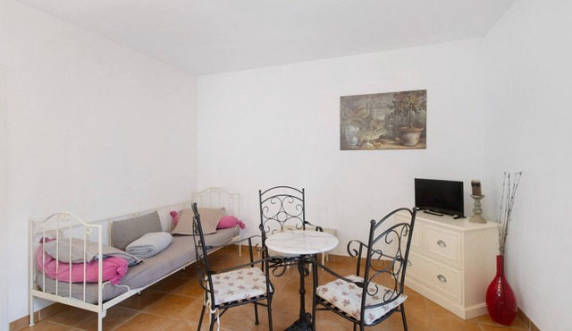 U Borgu Garden-Level Apartment