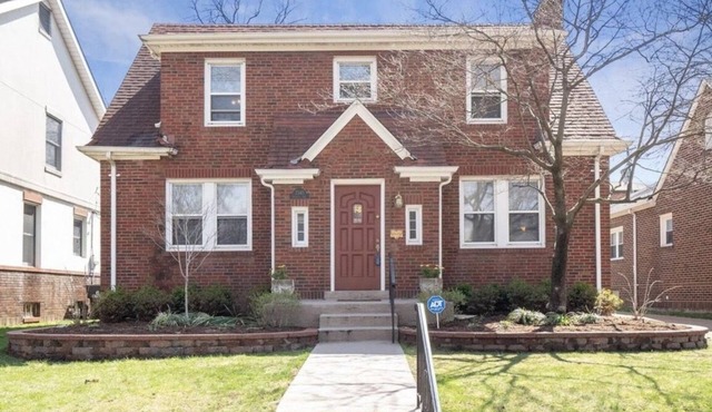 U-City Walkable Gem-Travel Nurses Close to BJC/Wash U