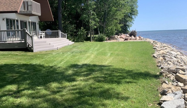 U.P. Green Bay Getaway: Just listed on Lake Michigan