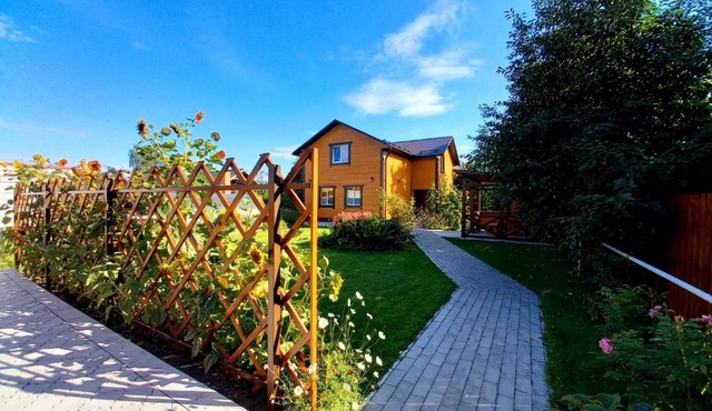 U Pokrovskogo Monastyrya