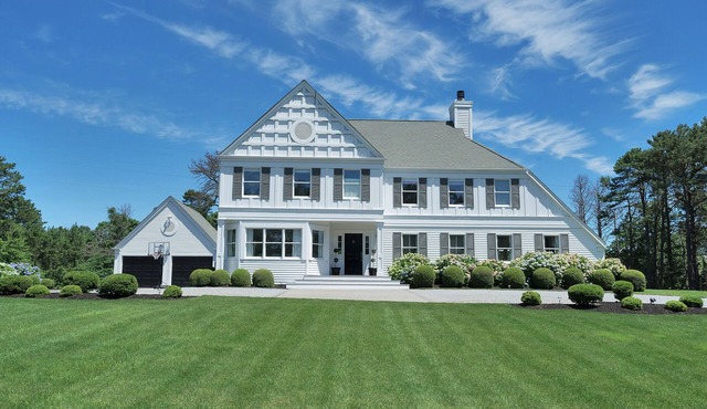 U S OPEN. 5 Bedroom House in Shinnecock Pool Patio large private backyard.