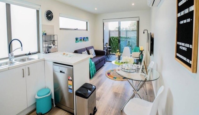 U101 Brunswick Living First Flor Balcony Close APT n CBD FreeWifi Tram Doorstep