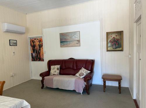 U4A upstairs ensuite room Home feel place