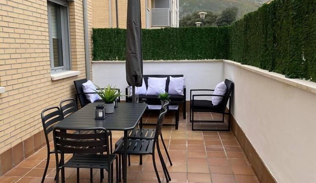 Ubena, Apartamento con Piscina, Playa a 3 km. Llanes a 10 km