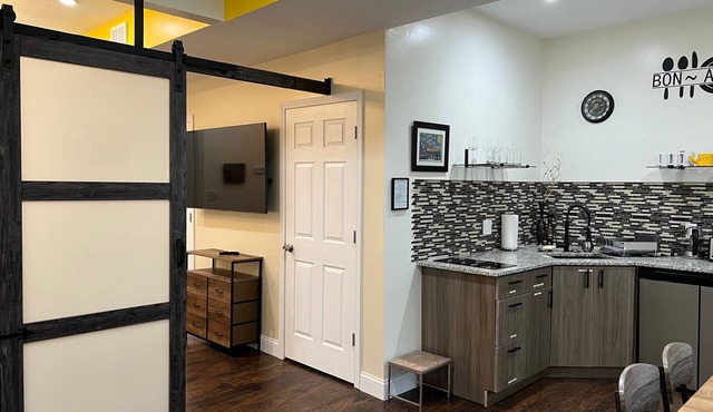 Uber Close to Hot Spots in Ohio City, Cleveland (Lower)