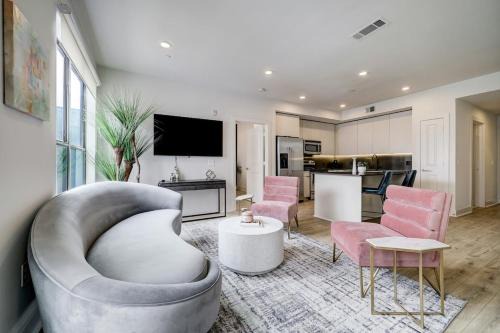UBP - Resort meets Apt in vibey Montrose Houston