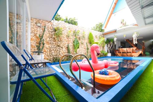 Ubu Villa Tropicola - Near Yogyakarta City Center