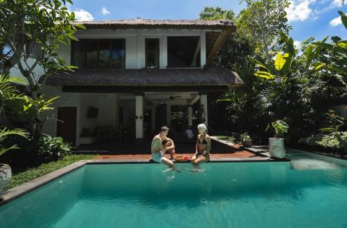 Ubud 4BR Villa with Private Pool and Walkable Cafés