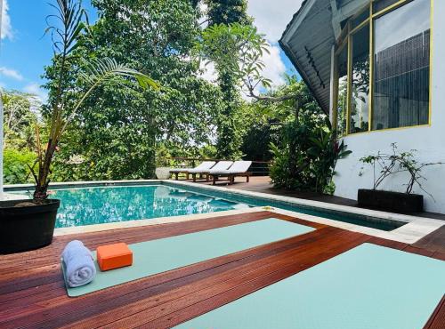 Ubud Artist Retreat Jungle Views Yoga Deck and Private Pool