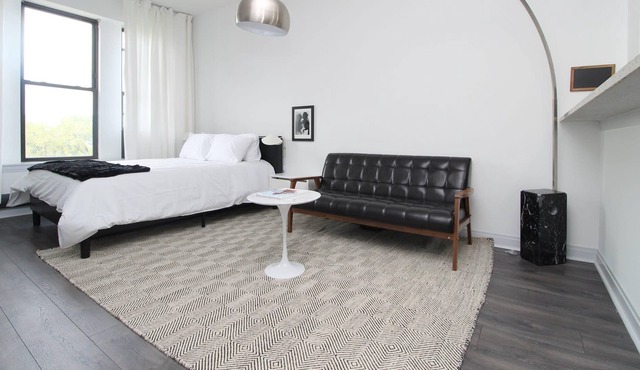 UChicago, Shops + Eats, Lake | Gym + W&D | Zencity