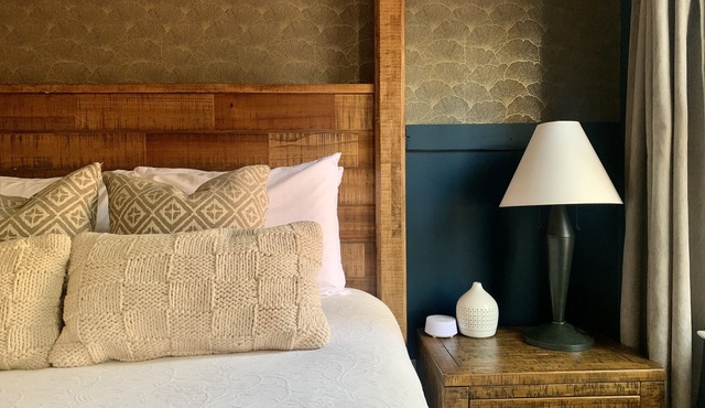 UGA Tix available with booking! Cozy home near Athens, shops, stadium, etc.