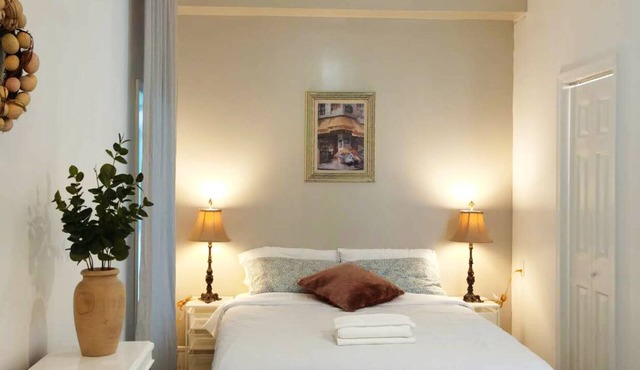 UInn-At UPenn; 1A; Cozy studio apartment