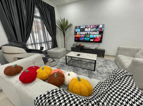 Ujong Pasir 4BR Moden House by Jeffery Lam Home Management