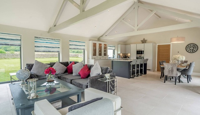 UK34190 - Gowan View