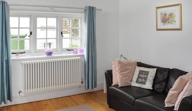 UK46354 - Old Chimneys Cottage