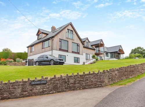 Uk46790 - Orchard Retreat