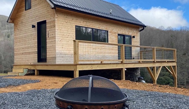 Ulf Lodge - Modern Cabin on 30 Acres in the Blue Ridge Mountains
