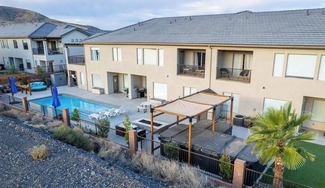 Ultimate 10BR 28-Guest Getaway-Zion Area