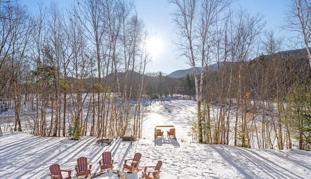 Ultimate 9 BD Getaway: Theater, Game Room, Firepits, 2 Kitchens, River Frontage
