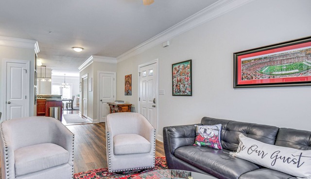 Ultimate Athens Retreat: 1 Mi to UGA & 5 Points