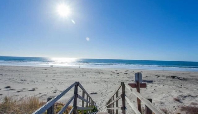 Ultimate Beach Escape! 7 bedrooms, 12 beds at Pajaro Dunes steps from ocean