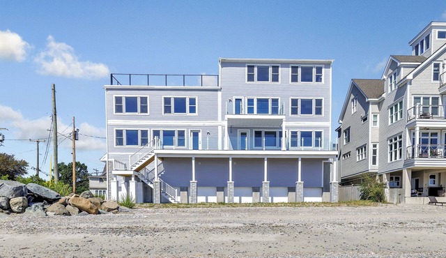 Ultimate Beachfront Retreat Rooftop Deck, Dual Kitchens & Ocean Views
