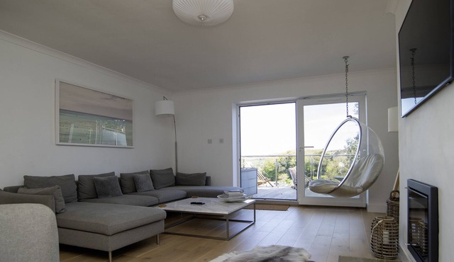 Ultimate Coastal Escape | Stylish | Estuary Views